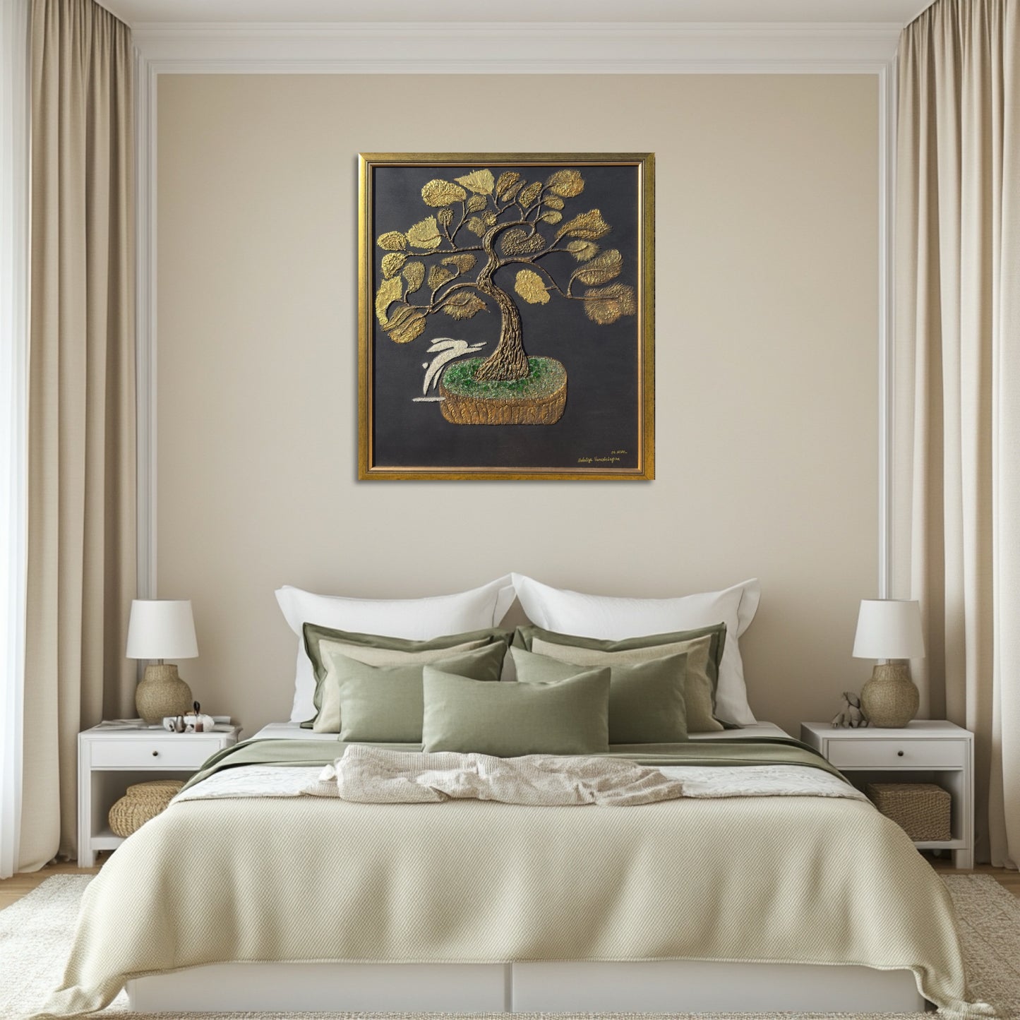 Art Secret Under the Crown